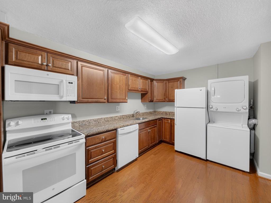 8350 GREENSBORO DRIVE Unit: 422