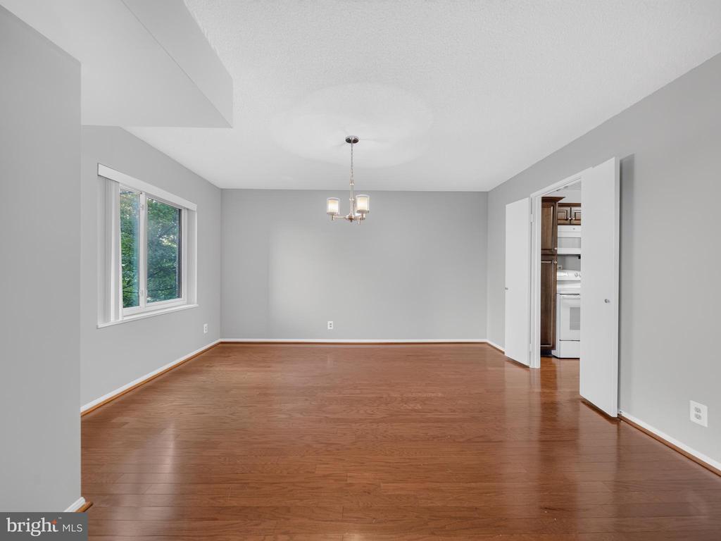 8350 GREENSBORO DRIVE Unit: 422