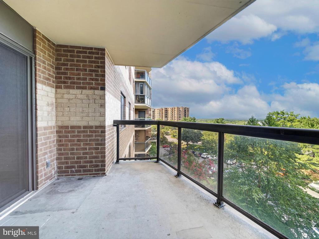 8350 GREENSBORO DRIVE Unit: 422