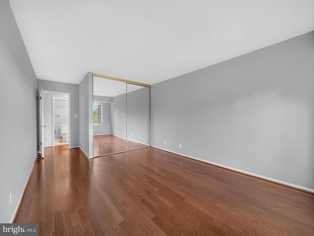 8350 GREENSBORO DRIVE Unit: 422