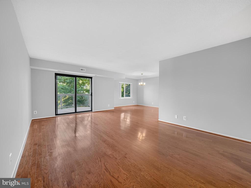 8350 GREENSBORO DRIVE Unit: 422