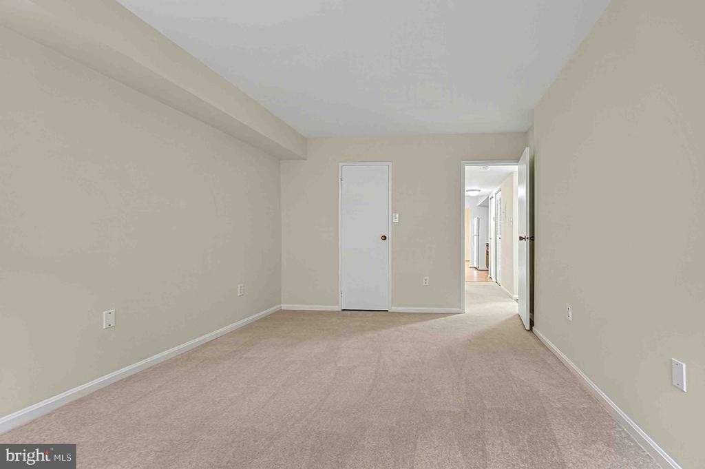 3101 BUCCANEER COURT Unit: 1