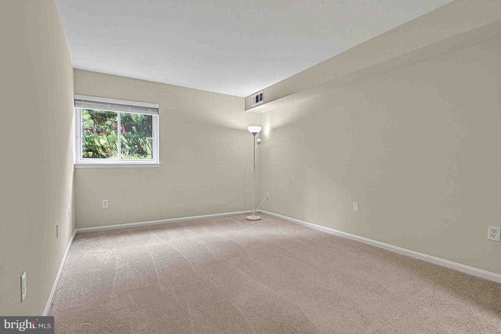 3101 BUCCANEER COURT Unit: 1