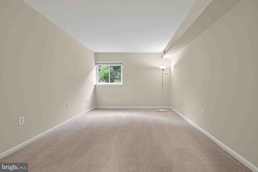 3101 BUCCANEER COURT Unit: 1