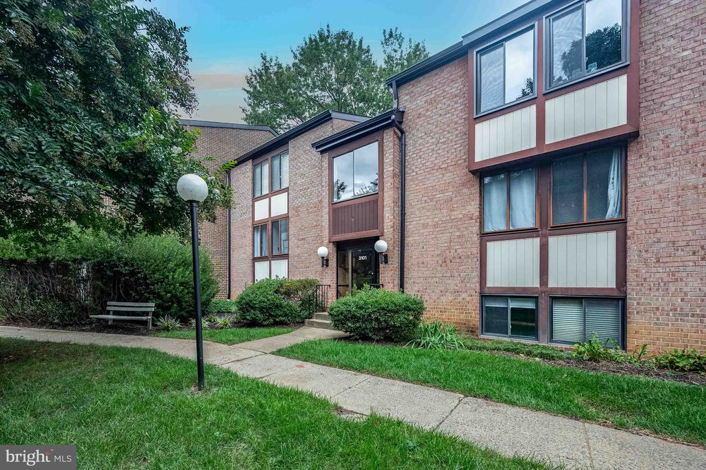3101 BUCCANEER COURT Unit: 1