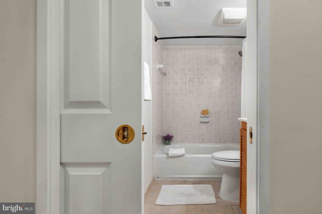 3101 BUCCANEER COURT Unit: 1