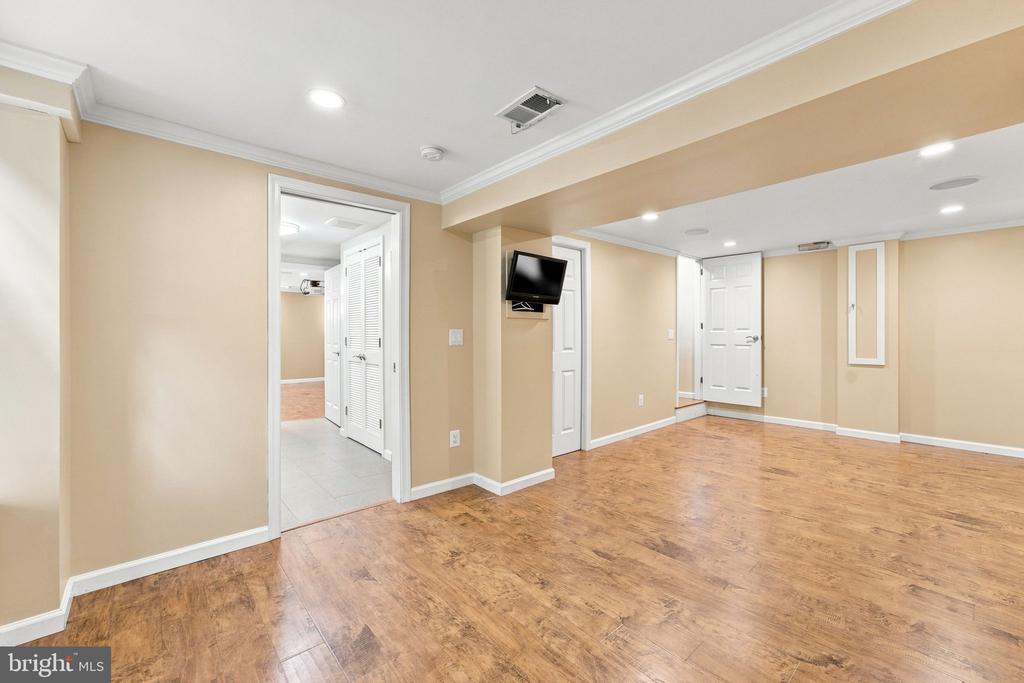 6102 QUEENS BRIGADE COURT