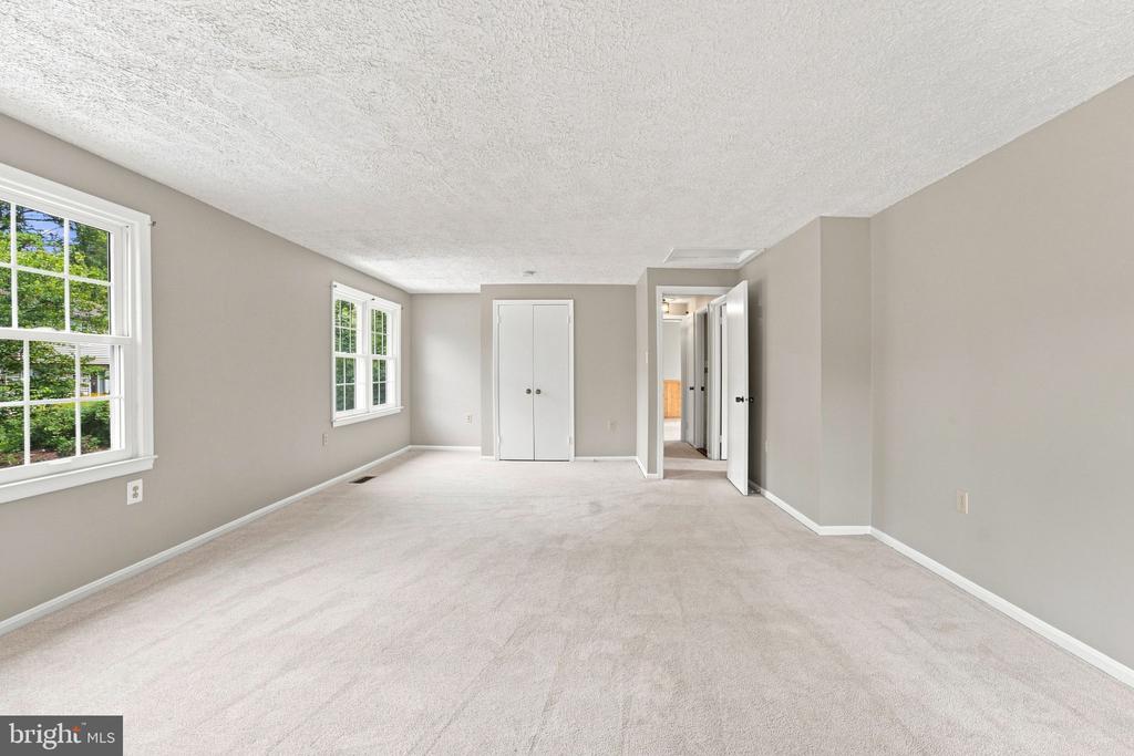 6102 QUEENS BRIGADE COURT