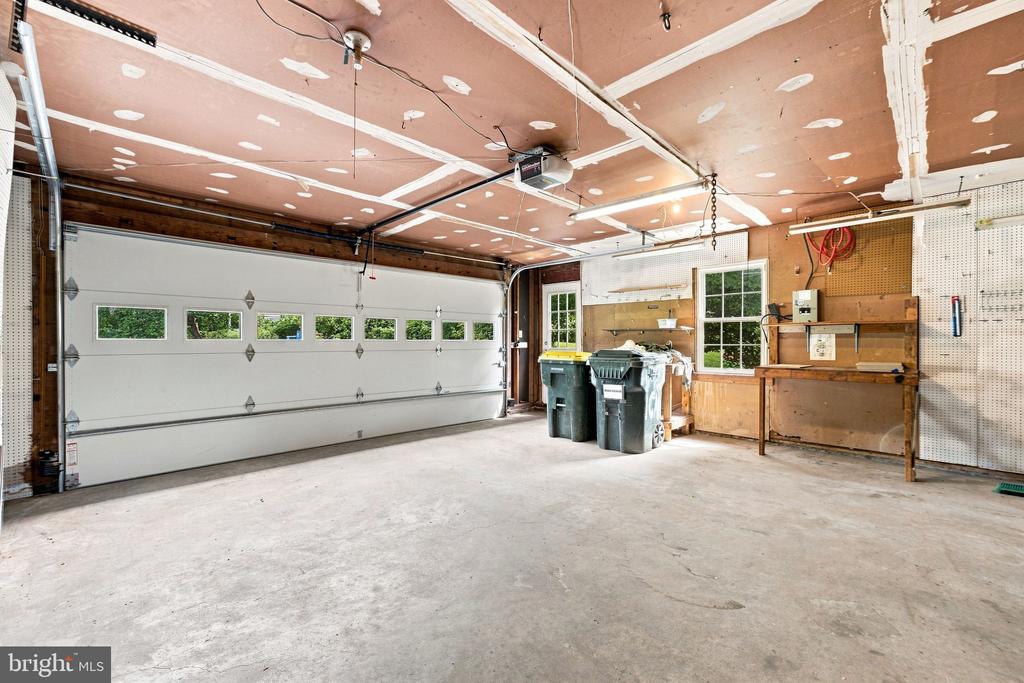 6102 QUEENS BRIGADE COURT
