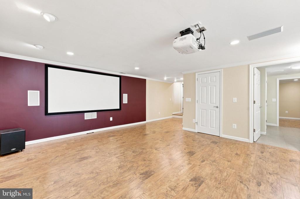 6102 QUEENS BRIGADE COURT