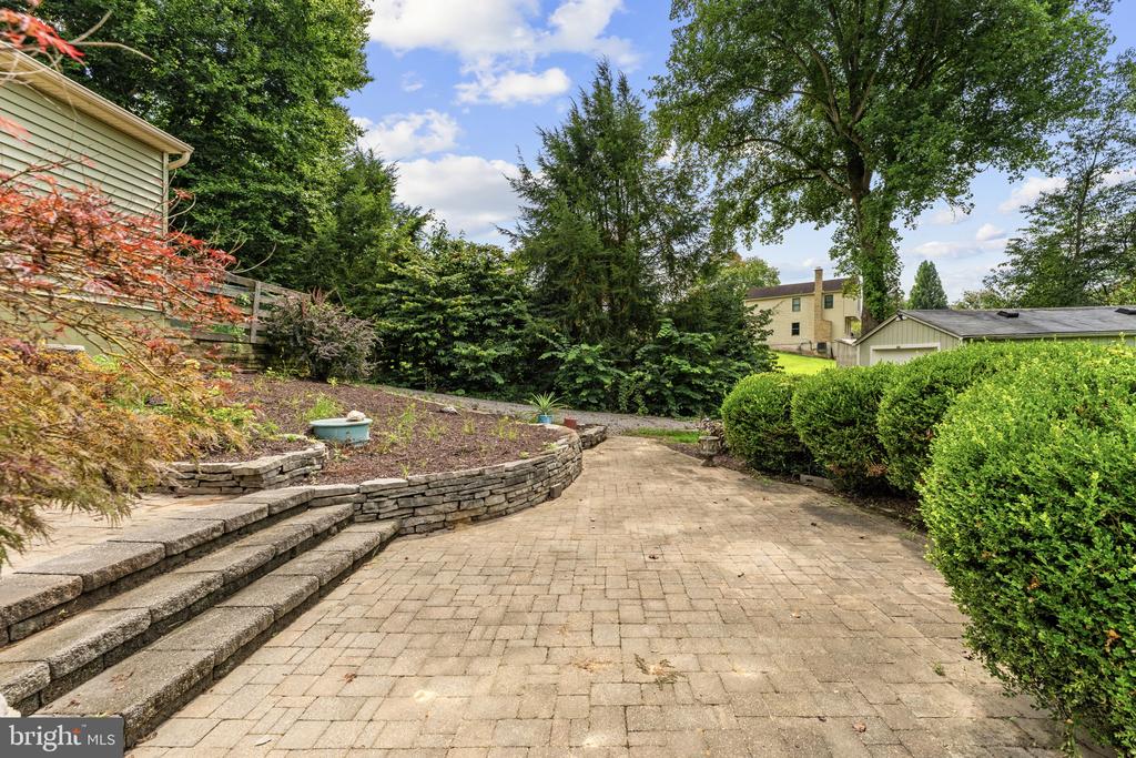 6102 QUEENS BRIGADE COURT