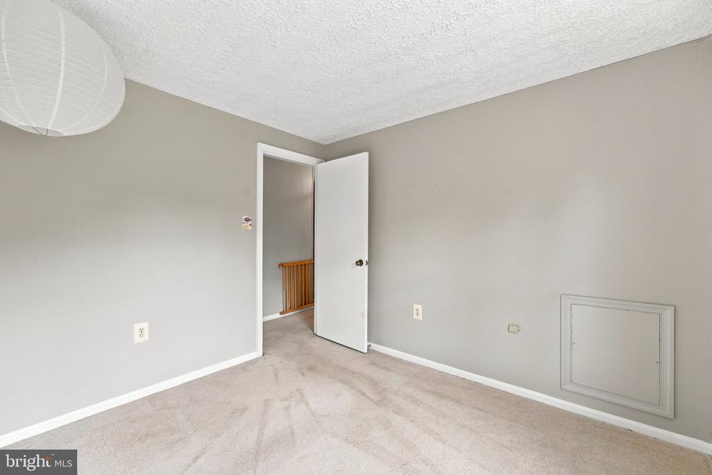 6102 QUEENS BRIGADE COURT