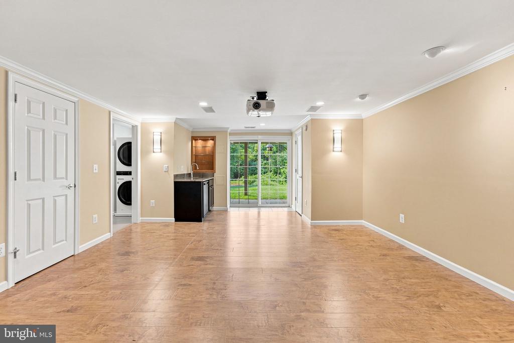 6102 QUEENS BRIGADE COURT