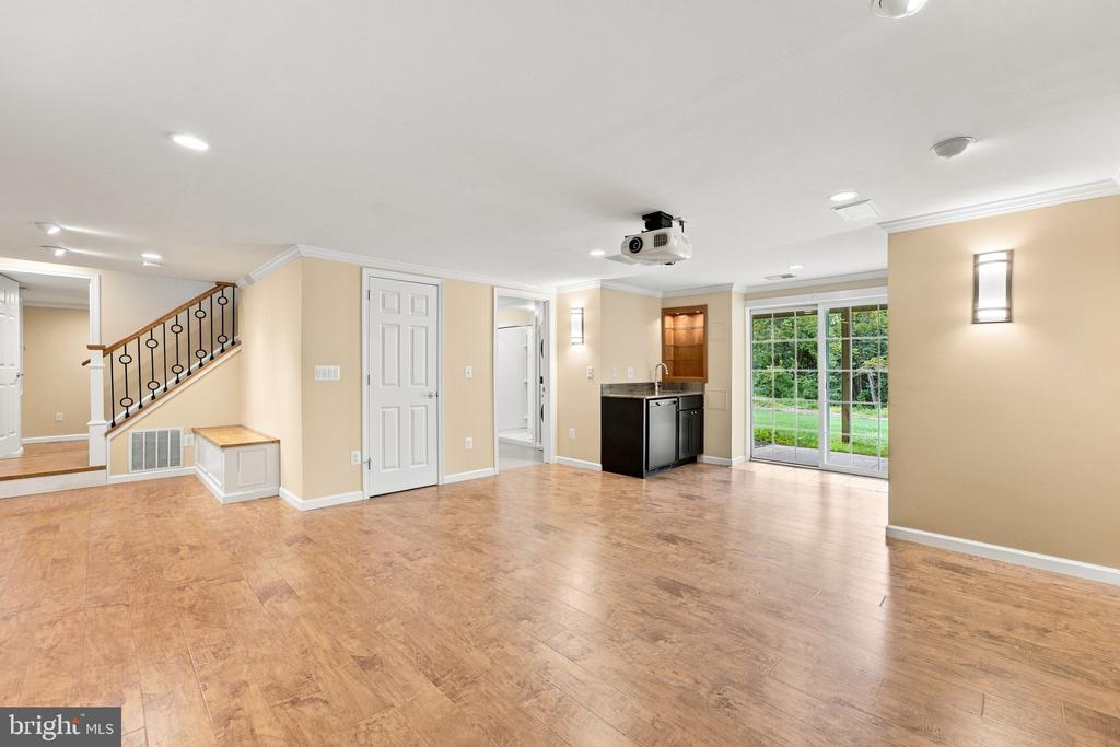 6102 QUEENS BRIGADE COURT