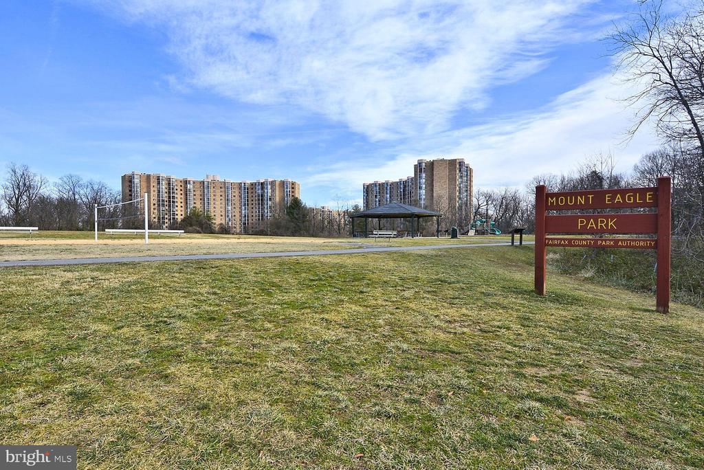 2059 HUNTINGTON AVENUE Unit: 1607
