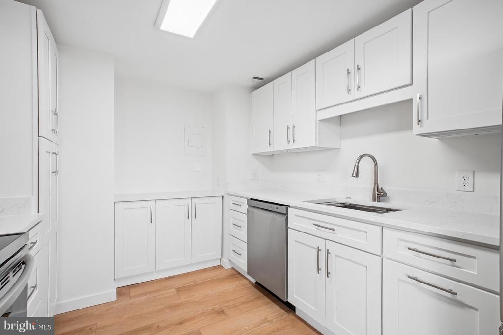 2059 HUNTINGTON AVENUE Unit: 1607