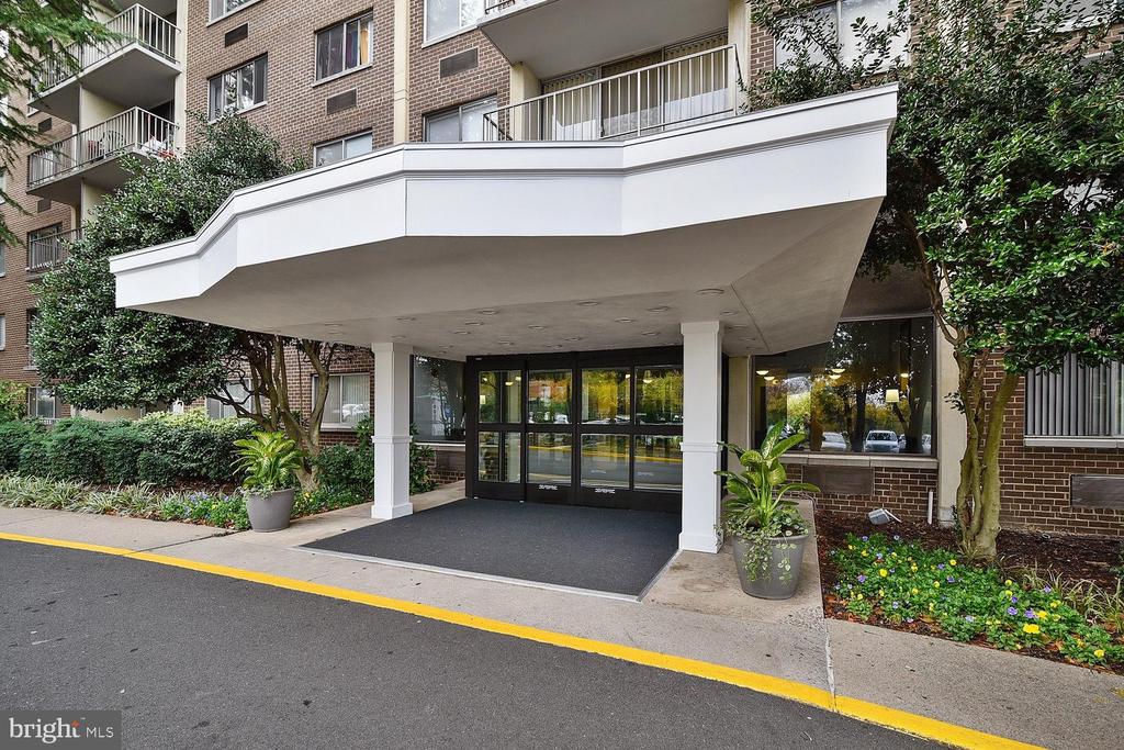 2059 HUNTINGTON AVENUE Unit: 1607