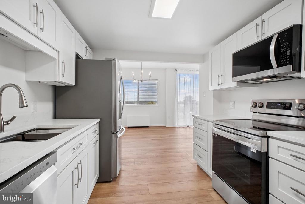 2059 HUNTINGTON AVENUE Unit: 1607