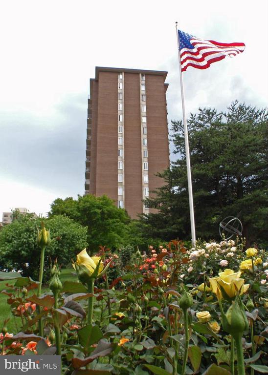 2059 HUNTINGTON AVENUE Unit: 1607