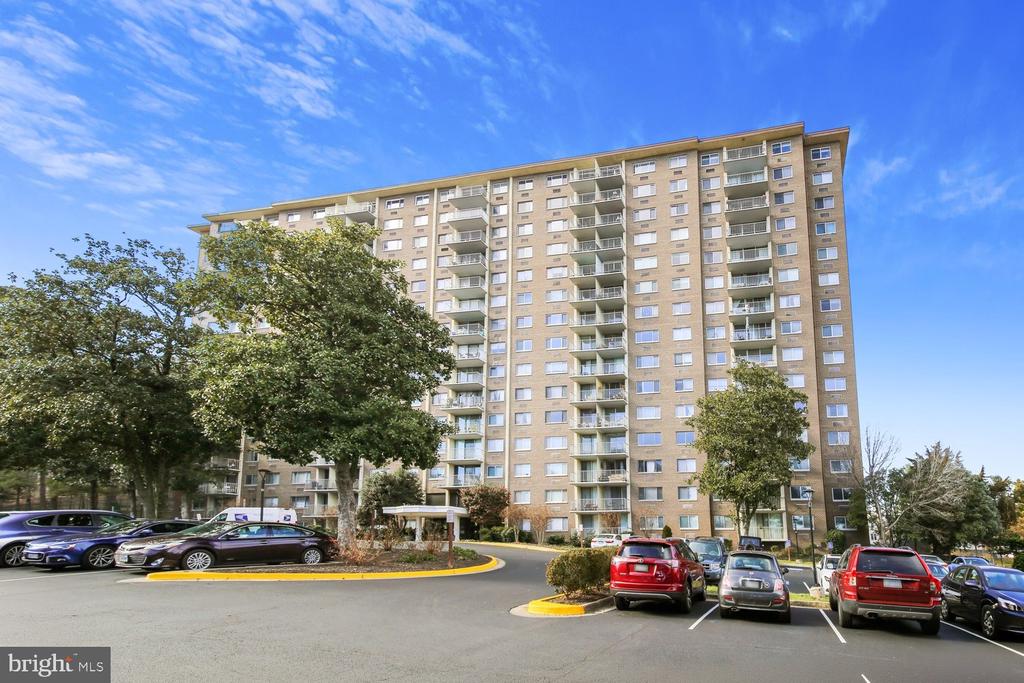 2059 HUNTINGTON AVENUE Unit: 1607