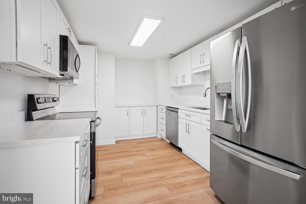 2059 HUNTINGTON AVENUE Unit: 1607
