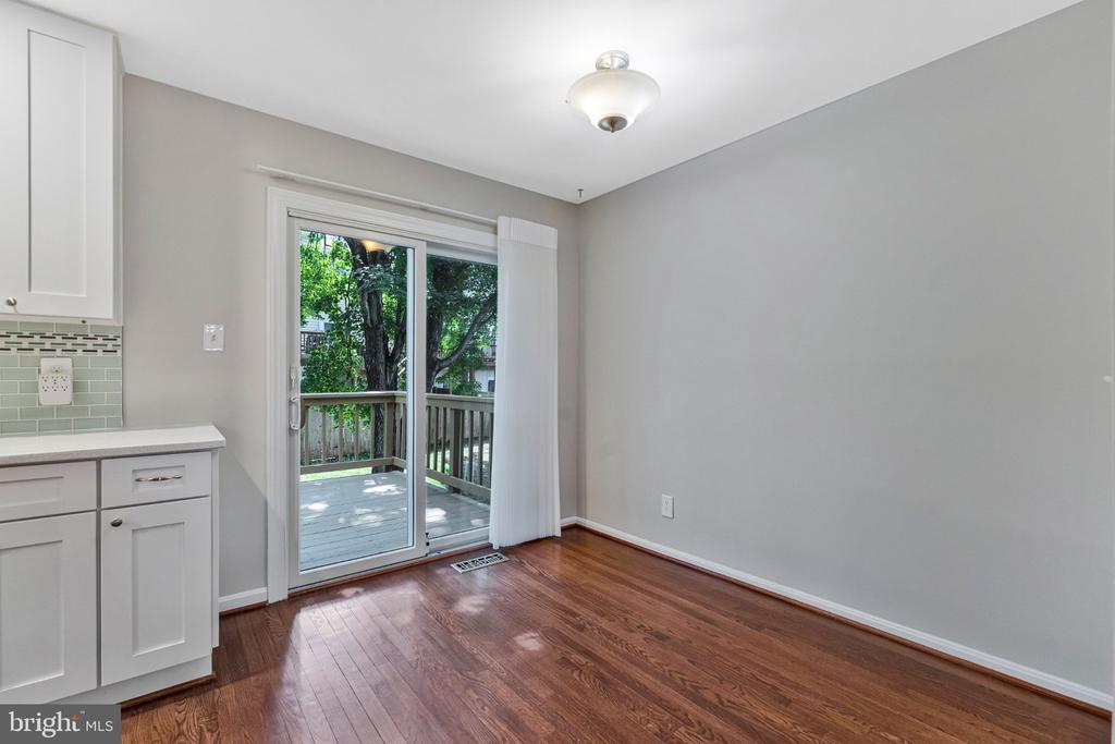 4284 SLEEPY LAKE DRIVE