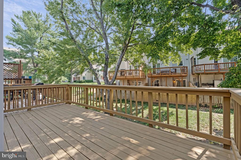 4284 SLEEPY LAKE DRIVE