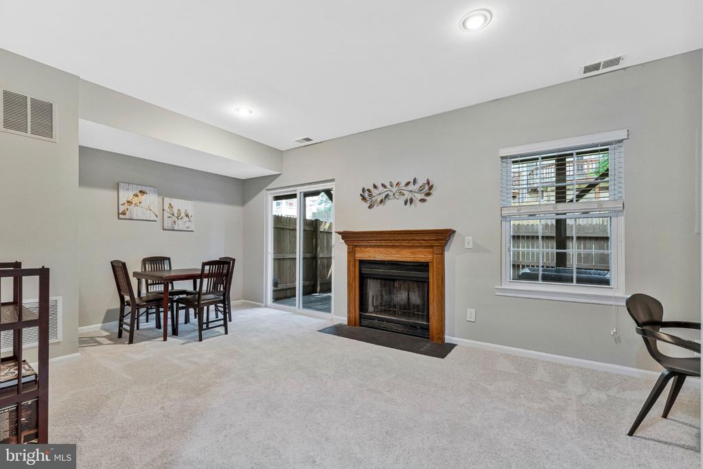 4284 SLEEPY LAKE DRIVE
