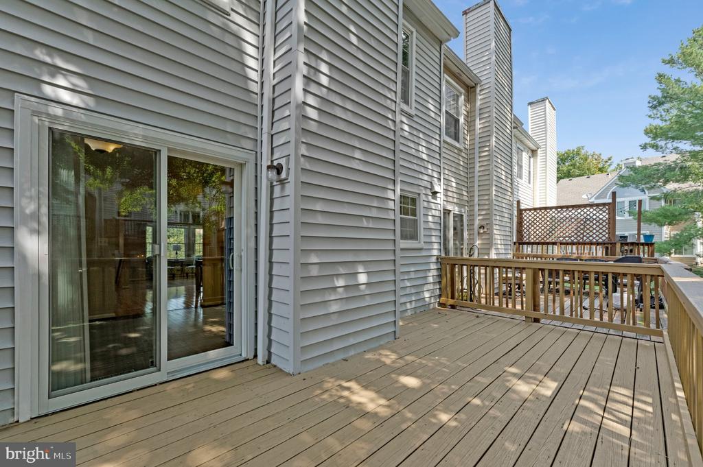 4284 SLEEPY LAKE DRIVE