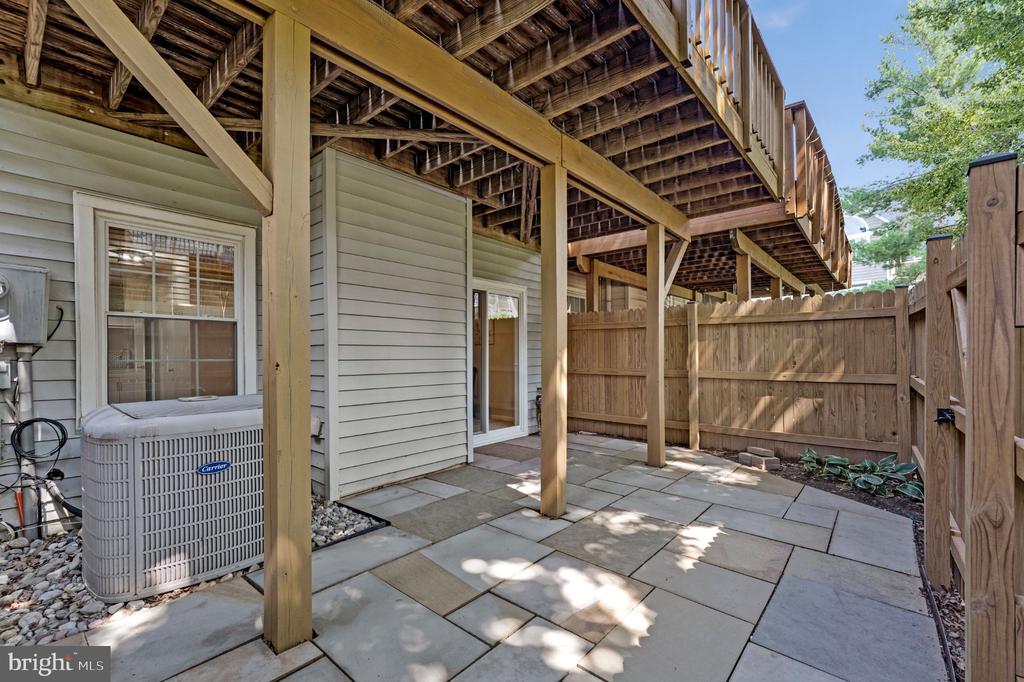 4284 SLEEPY LAKE DRIVE