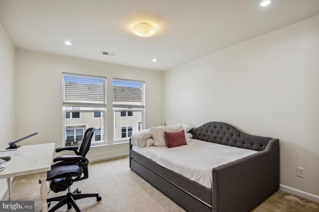 3028 RITTENHOUSE CIRCLE Unit: 40