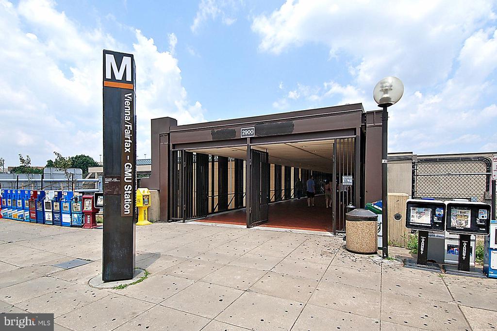 3028 RITTENHOUSE CIRCLE Unit: 40