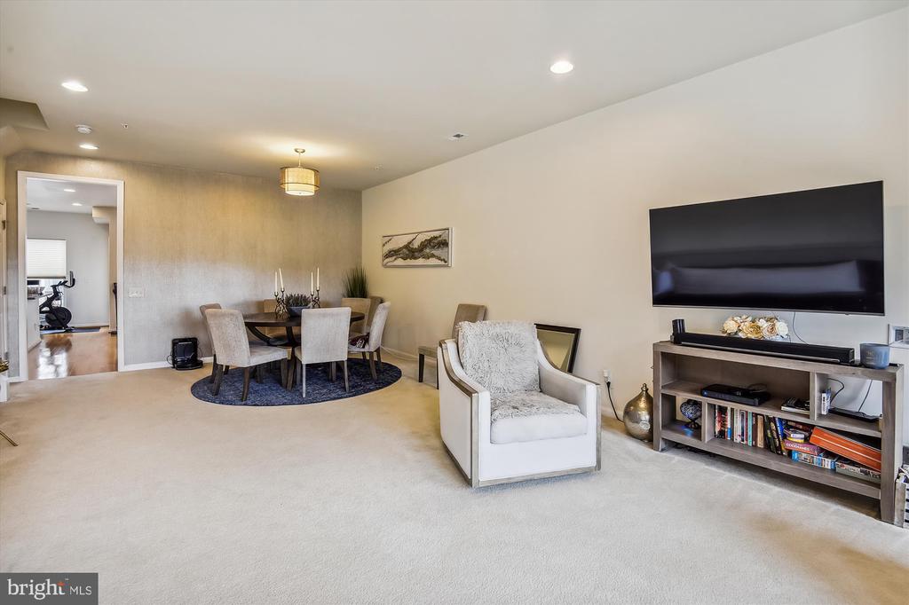 3028 RITTENHOUSE CIRCLE Unit: 40