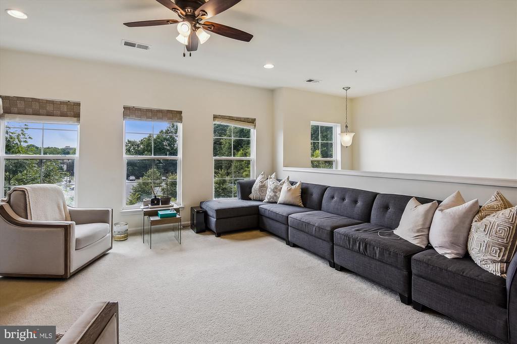 3028 RITTENHOUSE CIRCLE Unit: 40