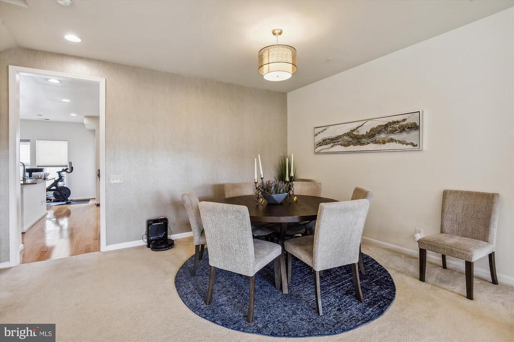 3028 RITTENHOUSE CIRCLE Unit: 40