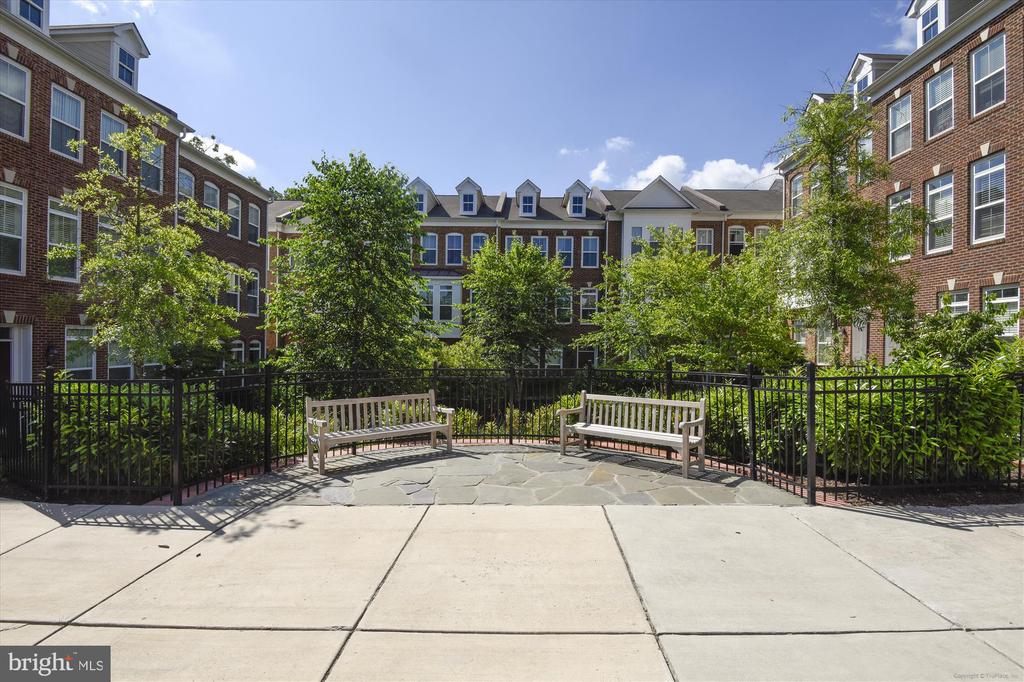 3028 RITTENHOUSE CIRCLE Unit: 40