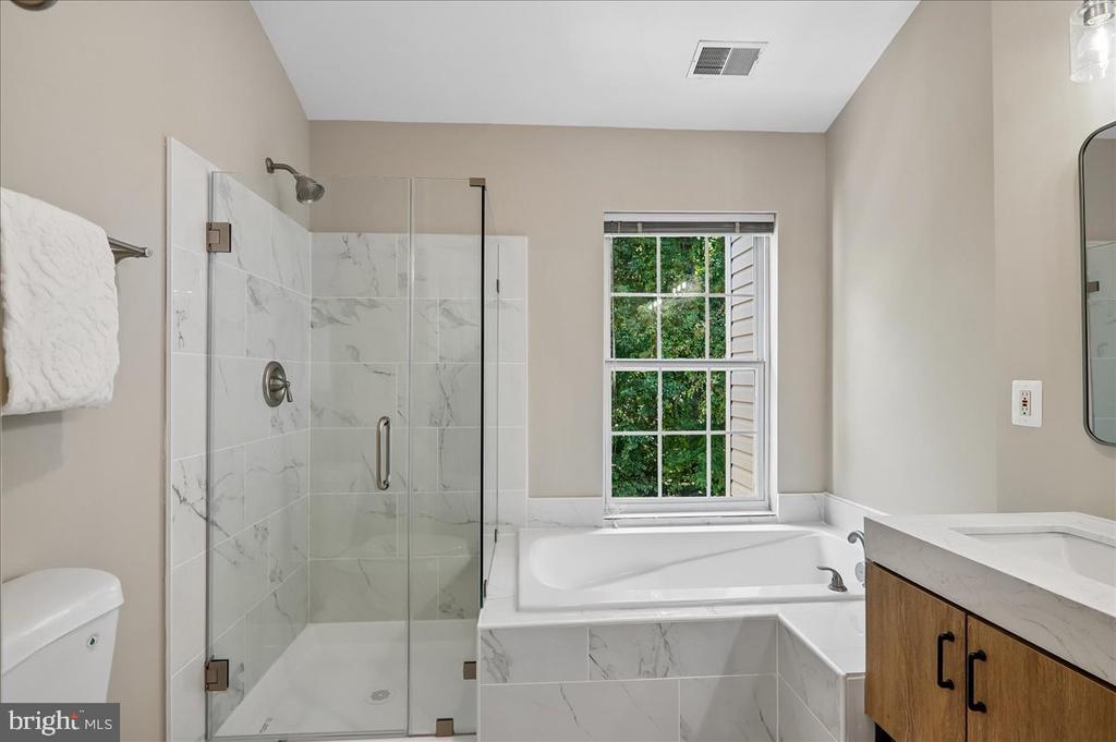 1253 WILD HAWTHORN WAY