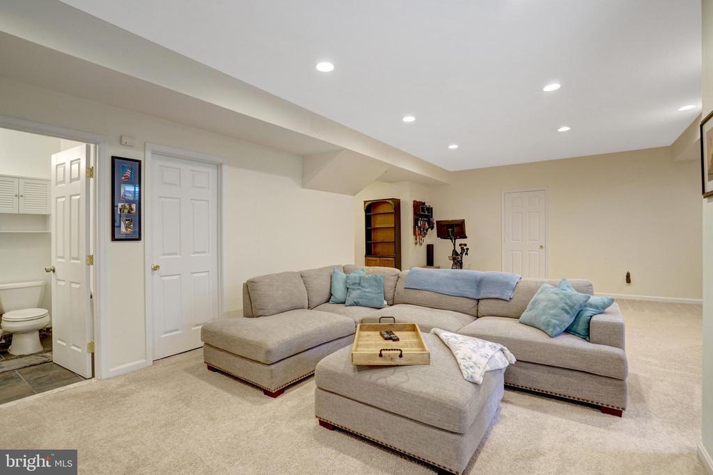 8929 MOUNTAIN ASH DRIVE