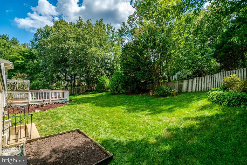 8929 MOUNTAIN ASH DRIVE