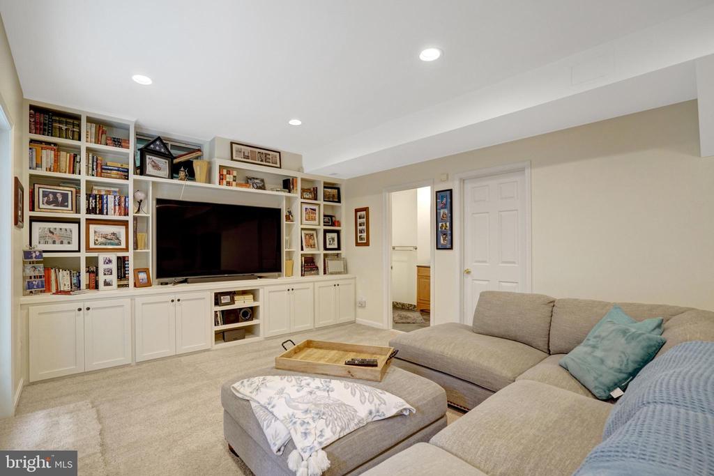 8929 MOUNTAIN ASH DRIVE