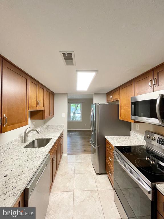 1602 HARVEST GREEN COURT