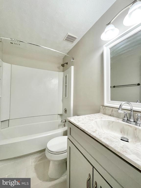 1602 HARVEST GREEN COURT