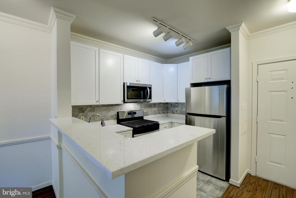 1645 INTERNATIONAL DRIVE Unit: 210