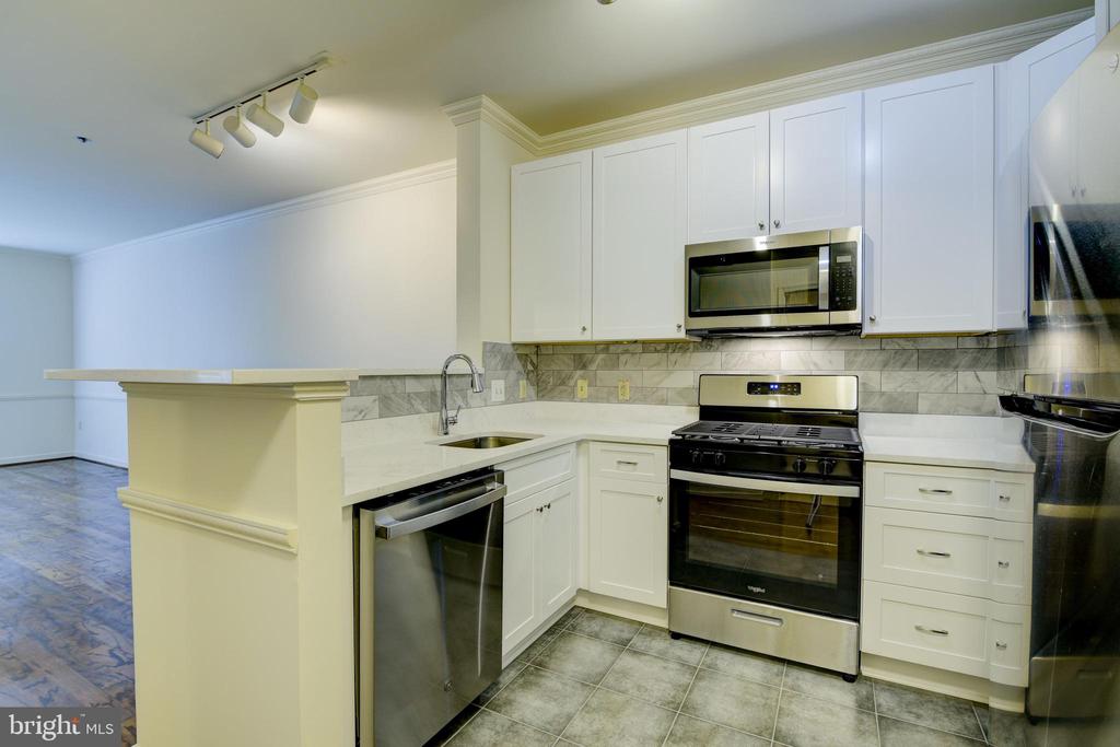 1645 INTERNATIONAL DRIVE Unit: 210