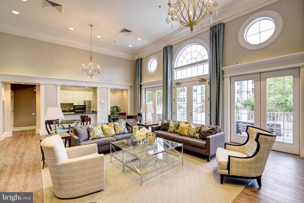 1645 INTERNATIONAL DRIVE Unit: 210
