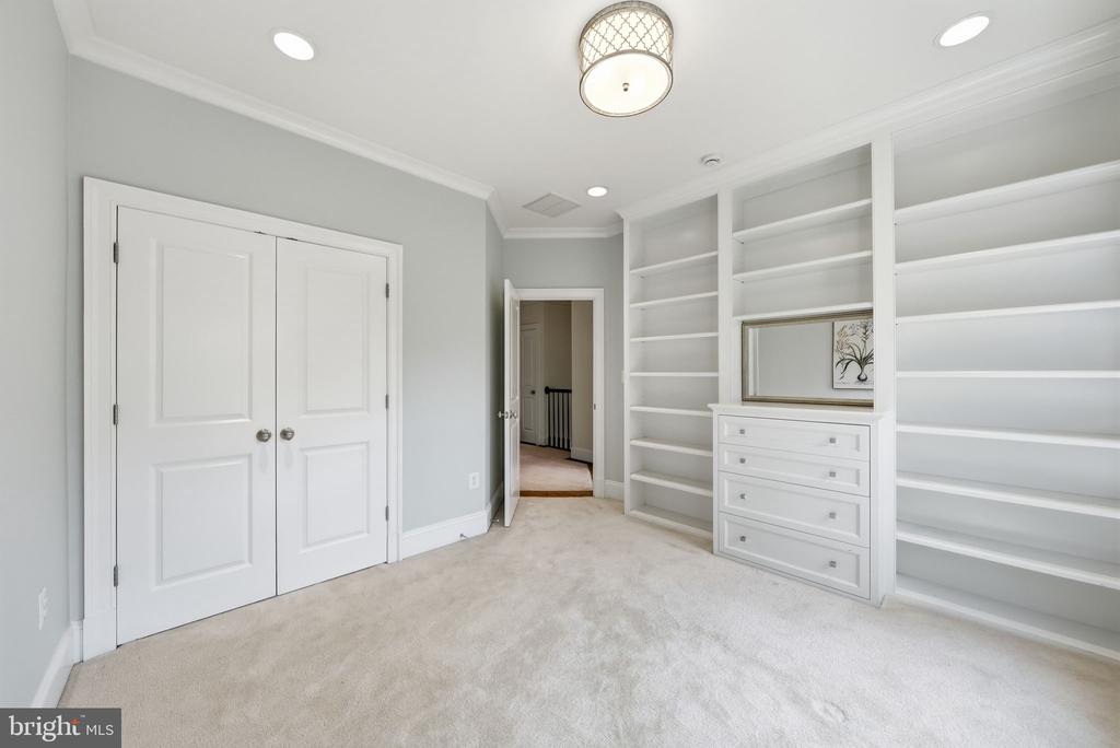 6734 DARRELLS GRANT PLACE