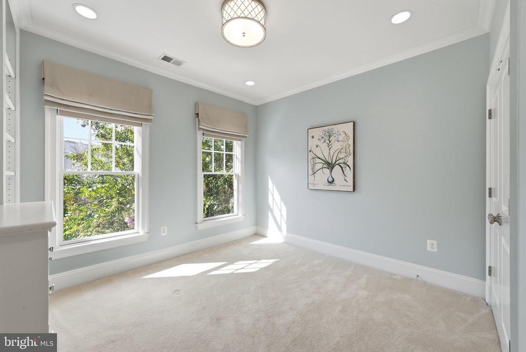 6734 DARRELLS GRANT PLACE