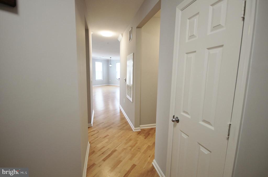 9486 VIRGINIA CENTER BOULEVARD Unit: 202