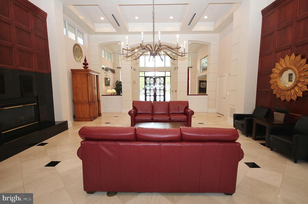 9486 VIRGINIA CENTER BOULEVARD Unit: 202