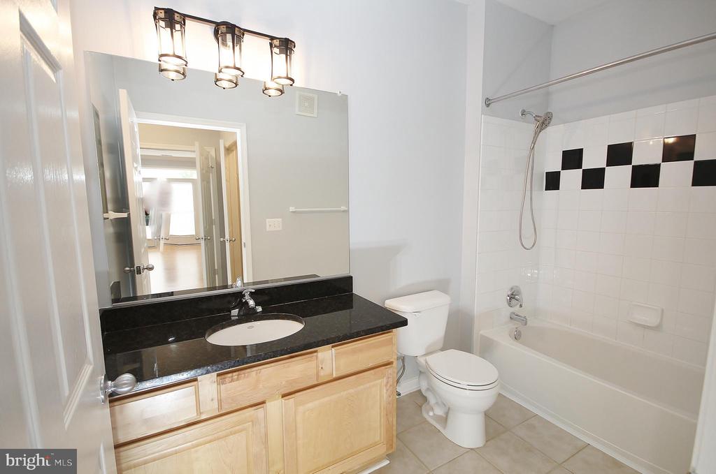 9486 VIRGINIA CENTER BOULEVARD Unit: 202